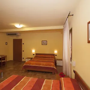 Pensión Santucci, Asís